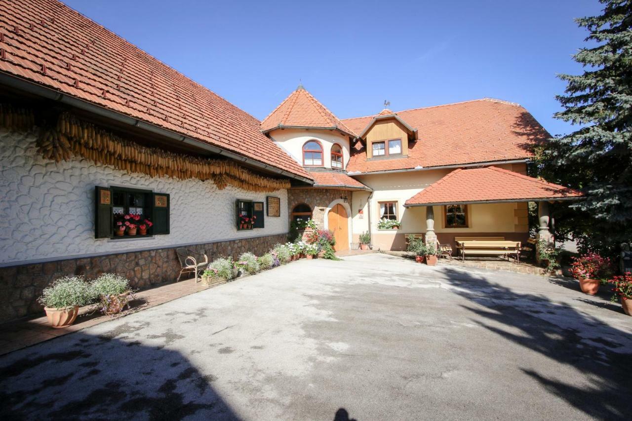 Moj Dom-Toplak Hotel Jursinci Esterno foto