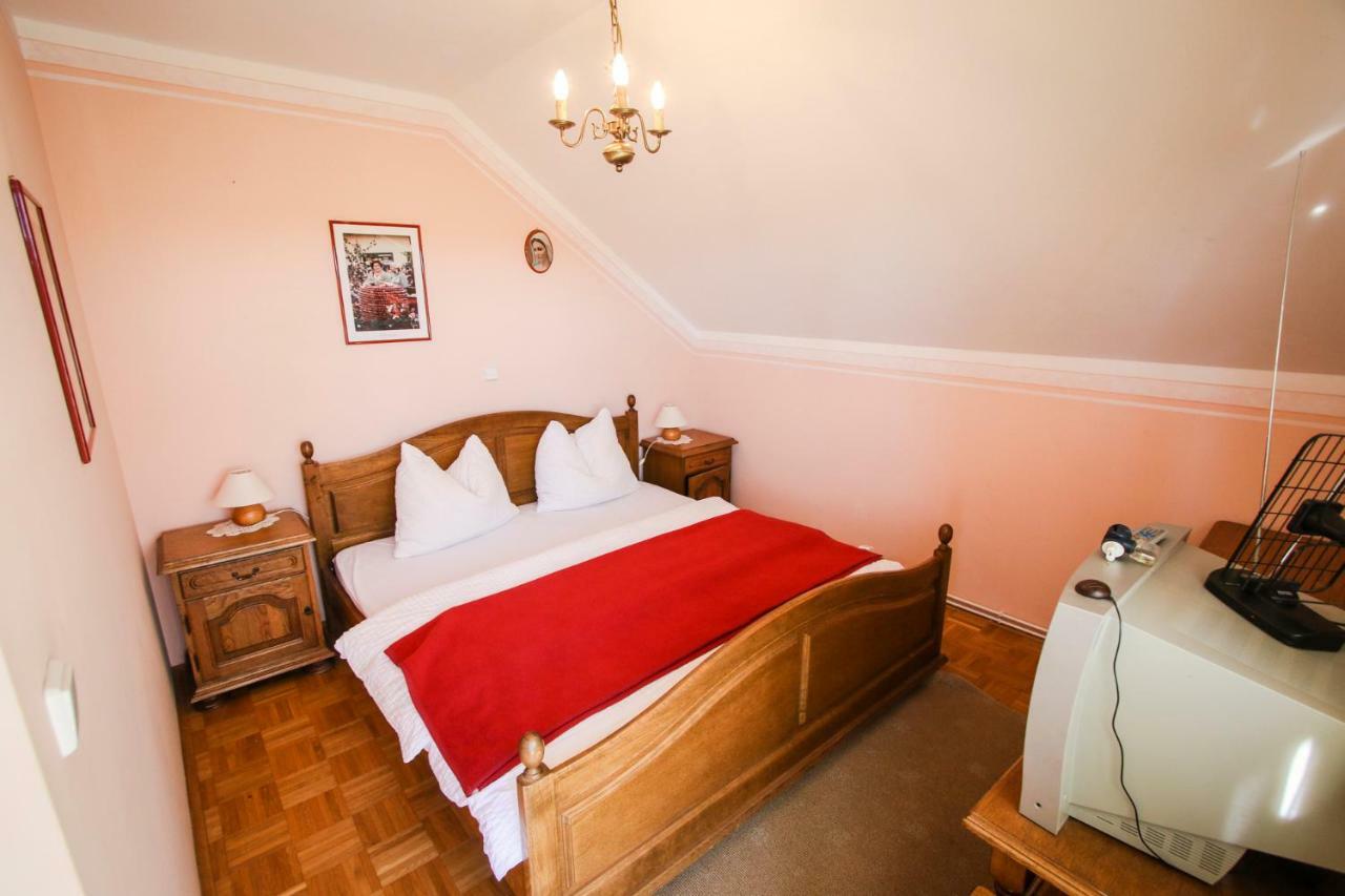 Moj Dom-Toplak Hotel Jursinci Esterno foto
